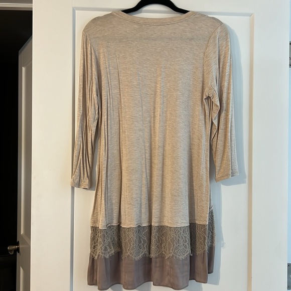 LOGO Lori Goldstein Lace Tunic - Picture 2 of 5